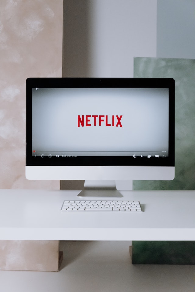 Netflix seriály, které se točí kolem módy a vzhledu