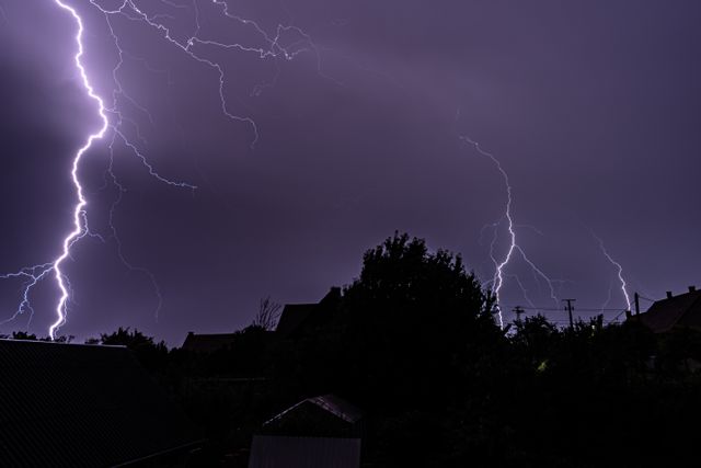 Revize hromosvodů se týká i bytových domů